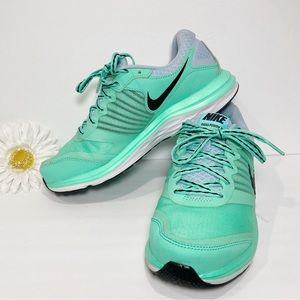 Nike Dual Fusion X Athletic Shoe Green Grey Blue Size 6.5 NWOT